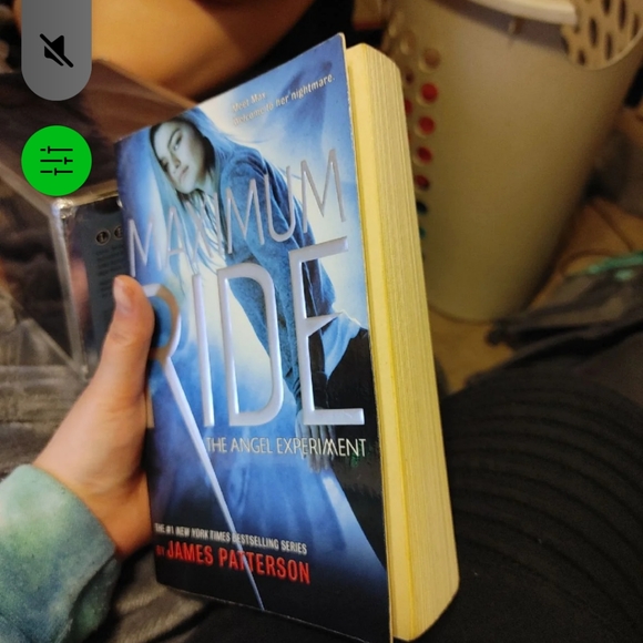 Maximum Ride Triligy by James Patterson - Picture 4 of 6